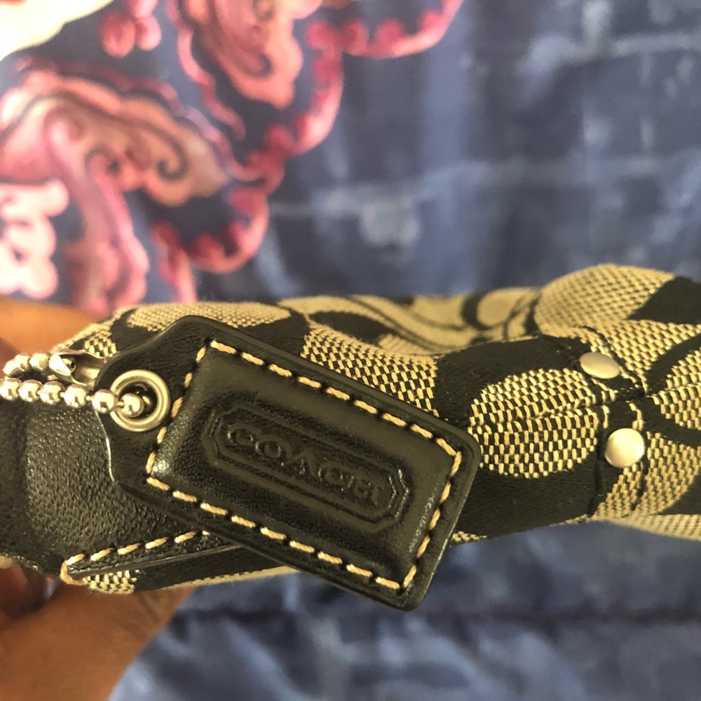 ✨SOLD✨ Coach wristlet